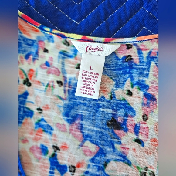 Top - Picture 2 of 3